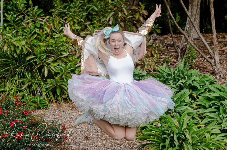 JoJo-Siwa-inspired bow-and-glitter character entertainer for tween parties NZ